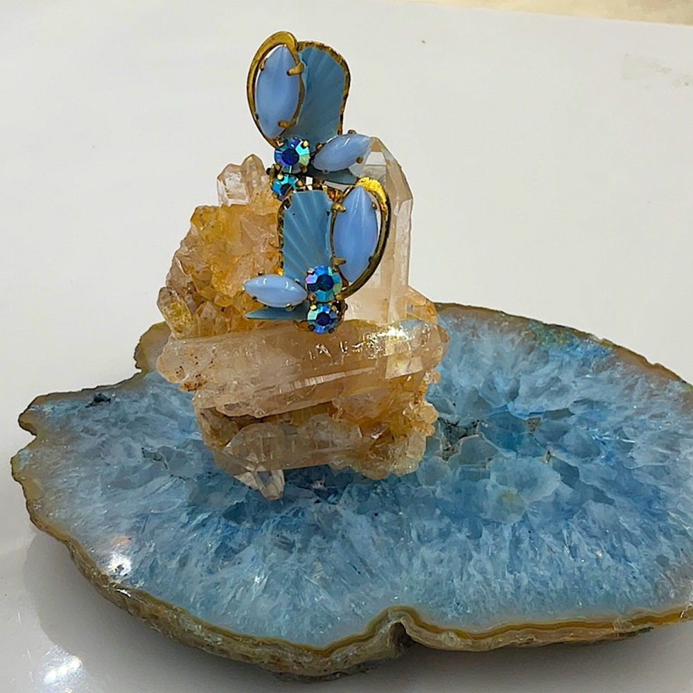 Vtg. Austrian Gold Clip On Earrings With Lavender/Blue Stones & Aurora Borealis - Picture 2 of 7